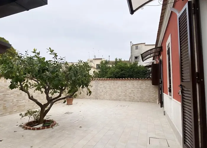 La Casetta Rossa - *